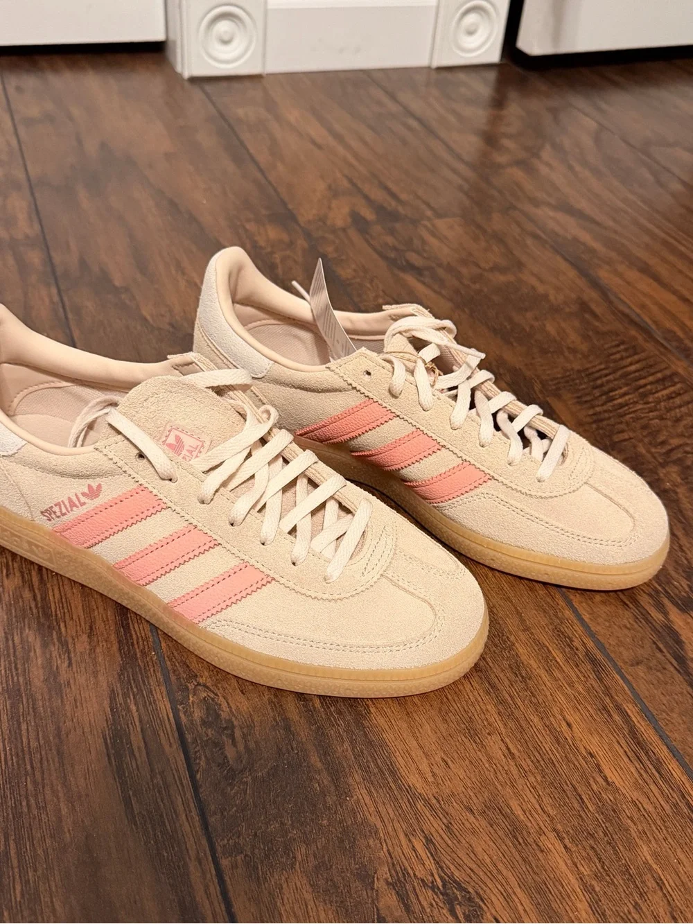 adidas Handball Spezial Women’s Sneakers - Cream with Pink Stripes